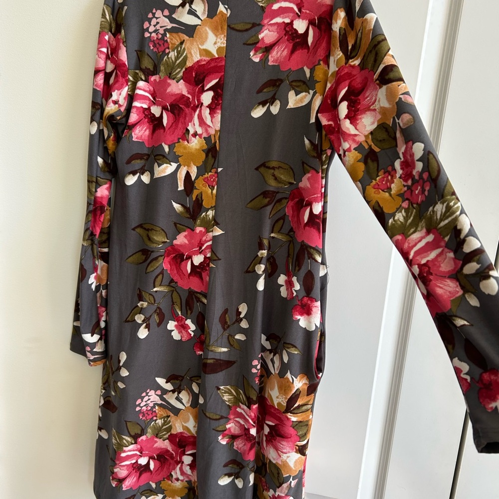 Sweet Lovely loose dress w/pockets - Picture 8 of 9